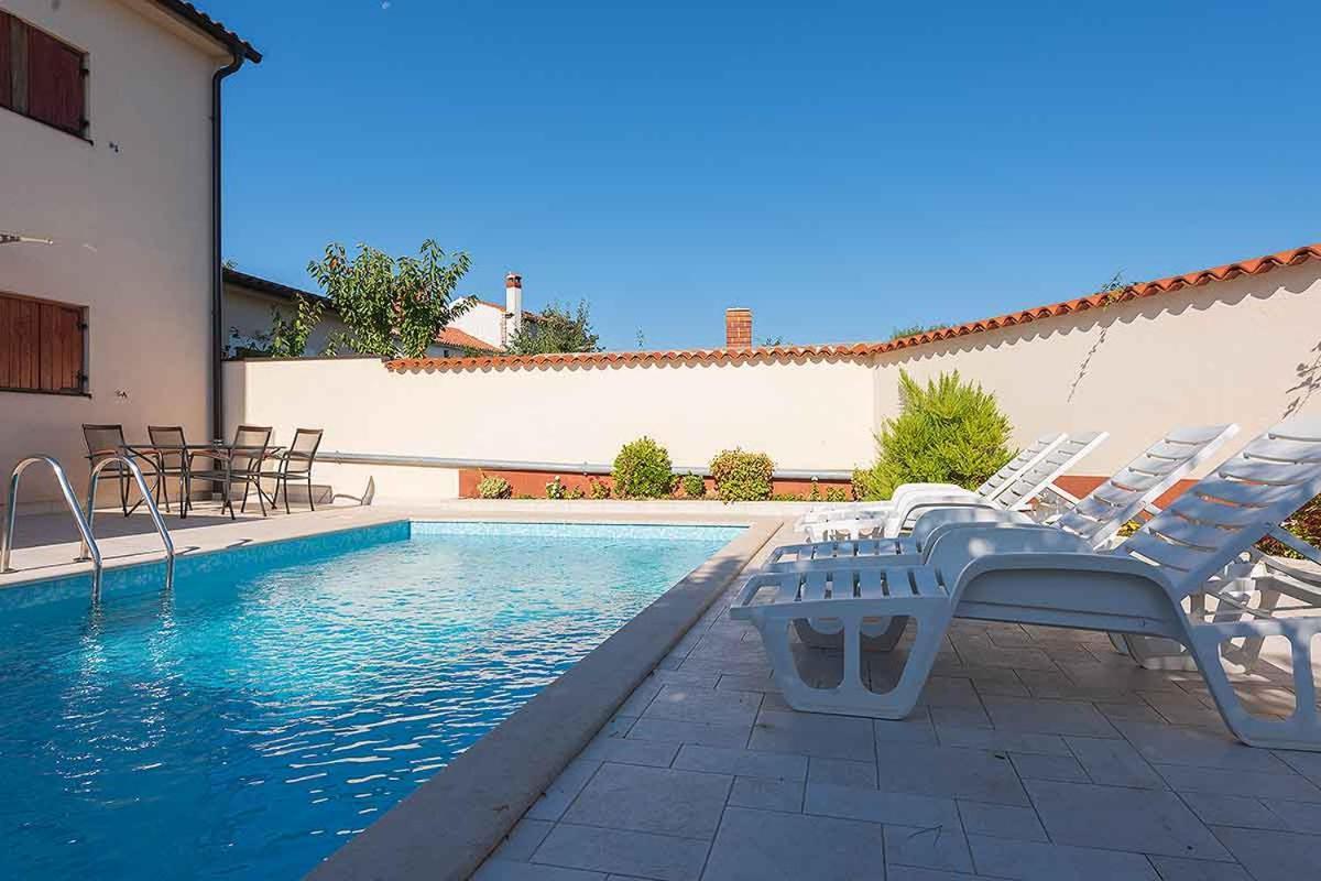 Villa House Melly With Swimming Pool Rovinjsko Selo Exterior foto