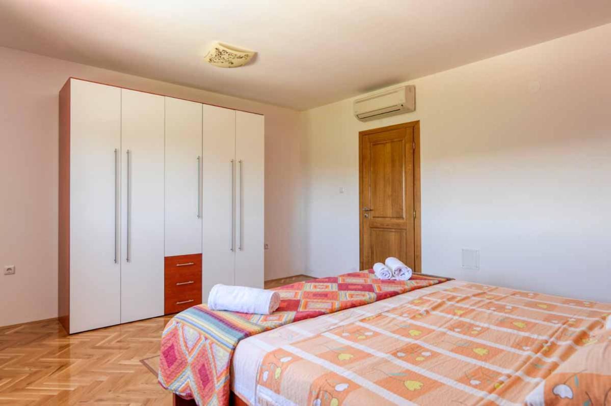 Villa House Melly With Swimming Pool Rovinjsko Selo Exterior foto