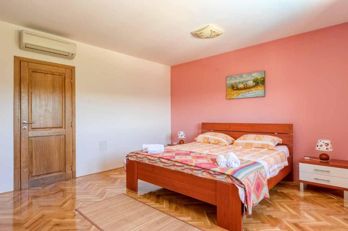 Villa House Melly With Swimming Pool Rovinjsko Selo Exterior foto